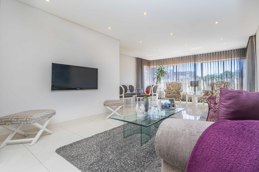 2 Bedroom Property for Sale in Sea Point Western Cape